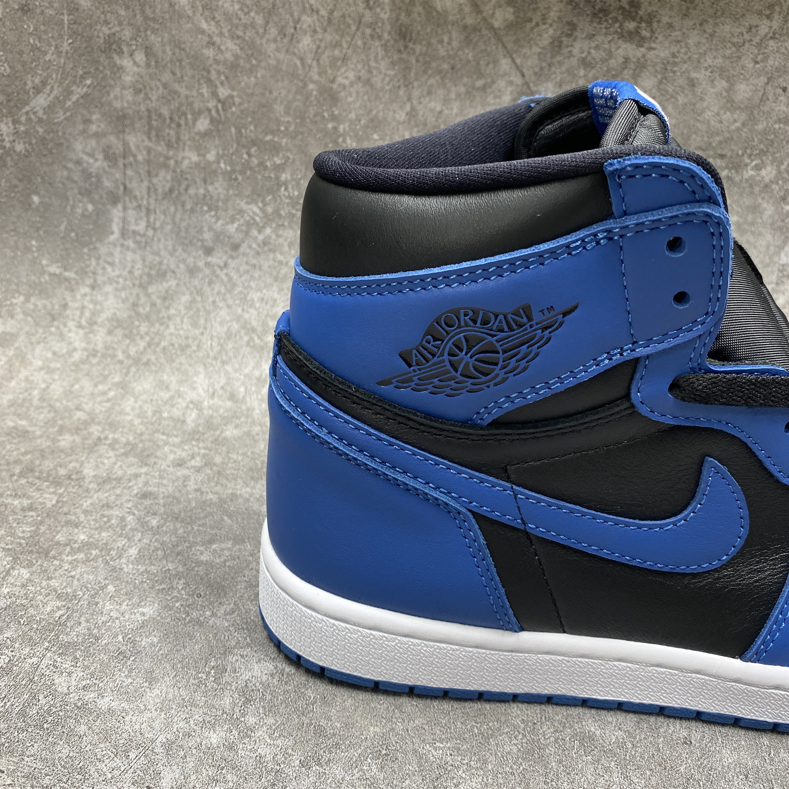 Air Jordan 1 Retro High OG Dark Marina Blue