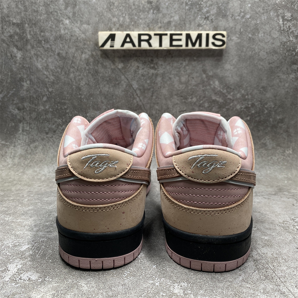 Nike SB Dunk Low Pink