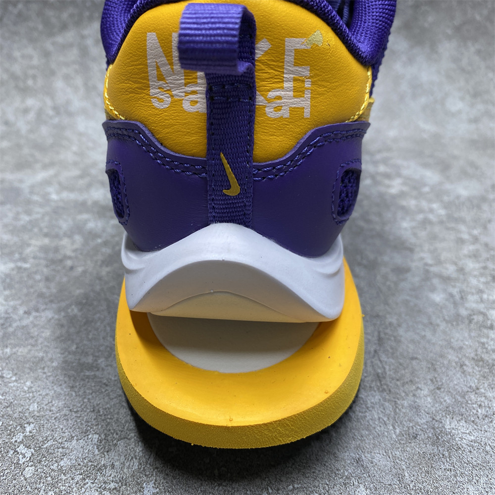 NIKE VAPORWAFFLE SACAI DARK IRIS