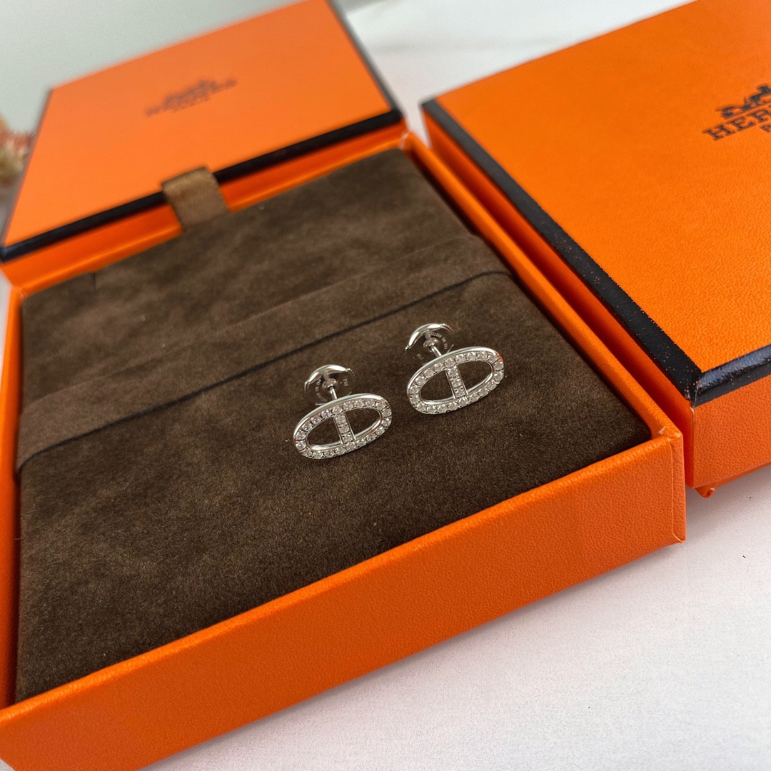 H**me5 fully di*m*nd-encrusted h stud earrings