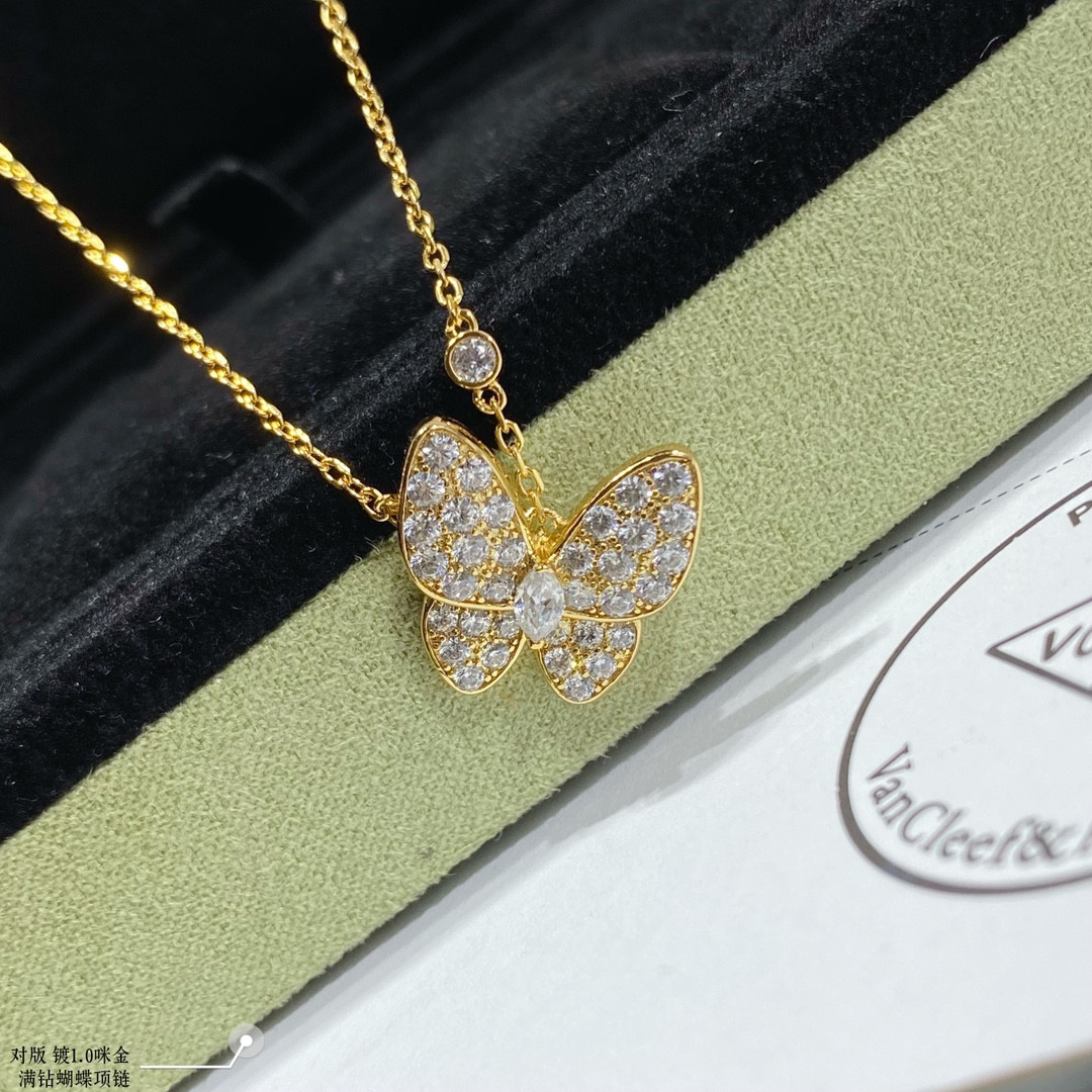v*n cl*f & arpels high-end Di*m*nd butterfly necklace