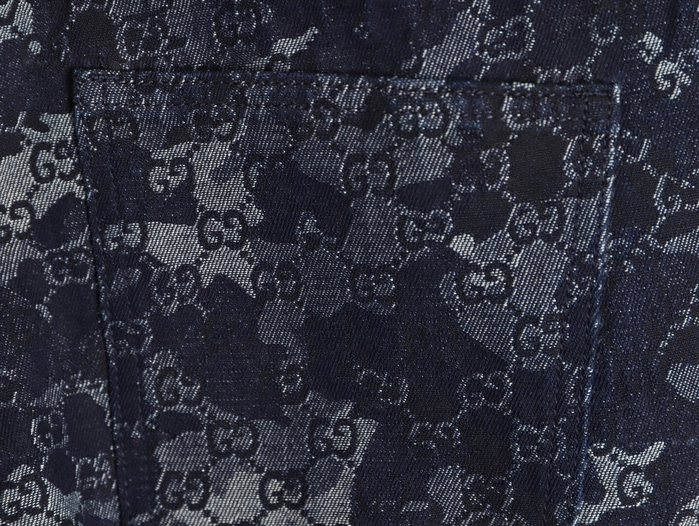 G*u*i guc jeans suit