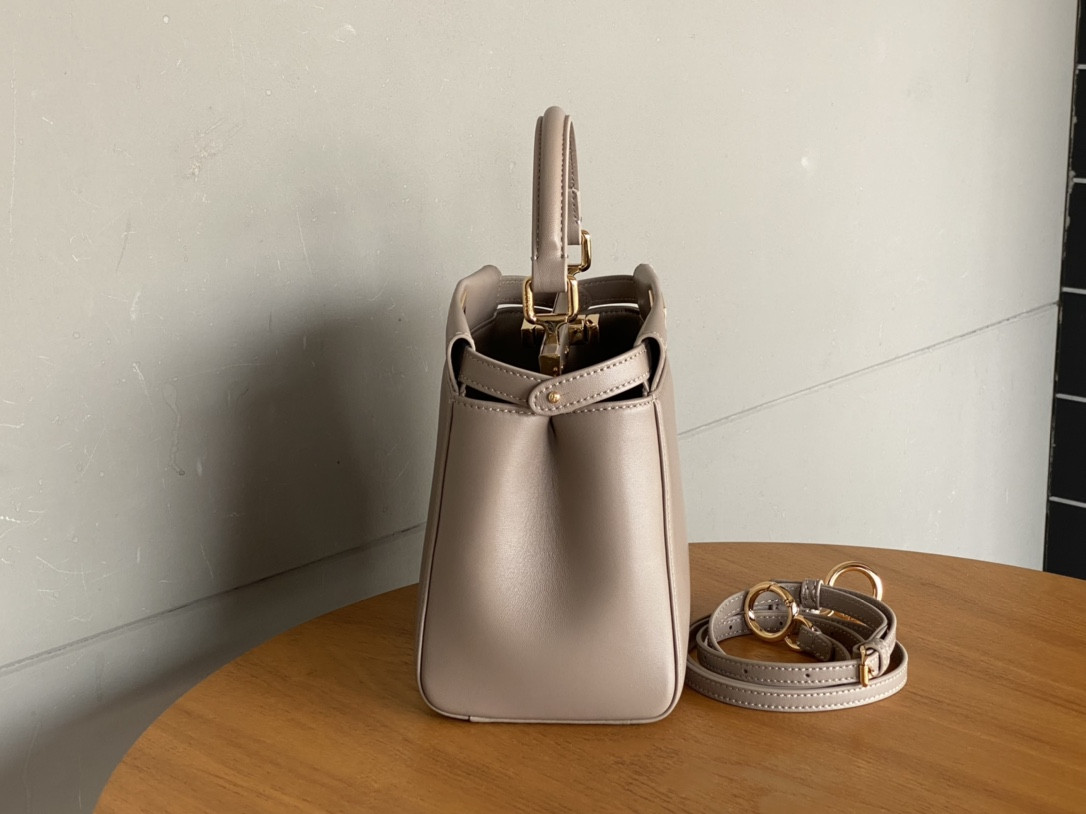 F**di 8315c peekaboo bag 23x9x20cm