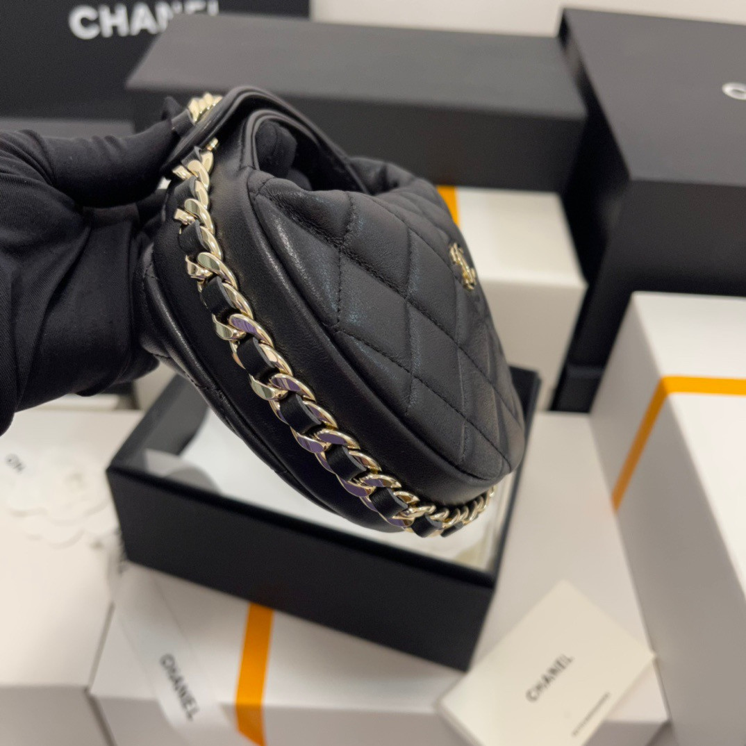 Ch*el 23c 16x16x5.5cm