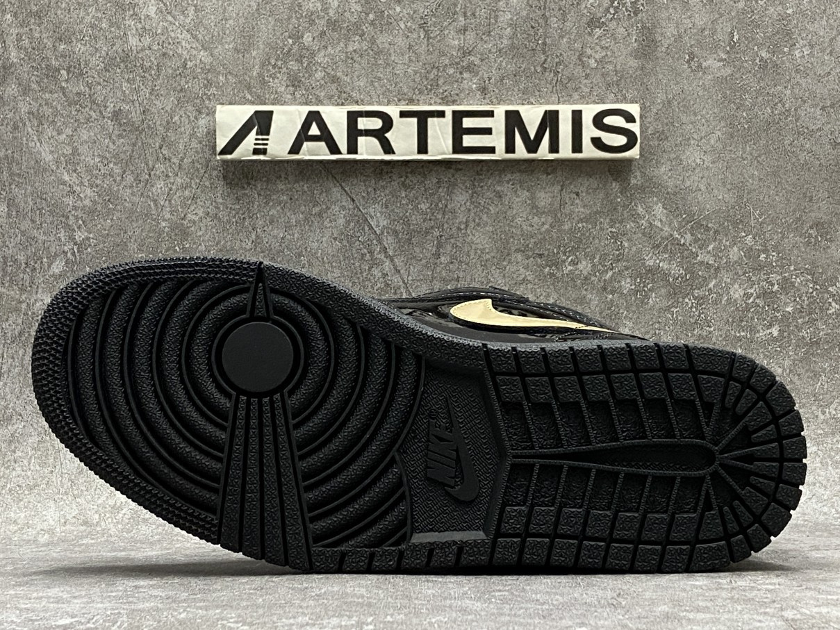 Air Jordan 1 Retro High Black Metallic Gold