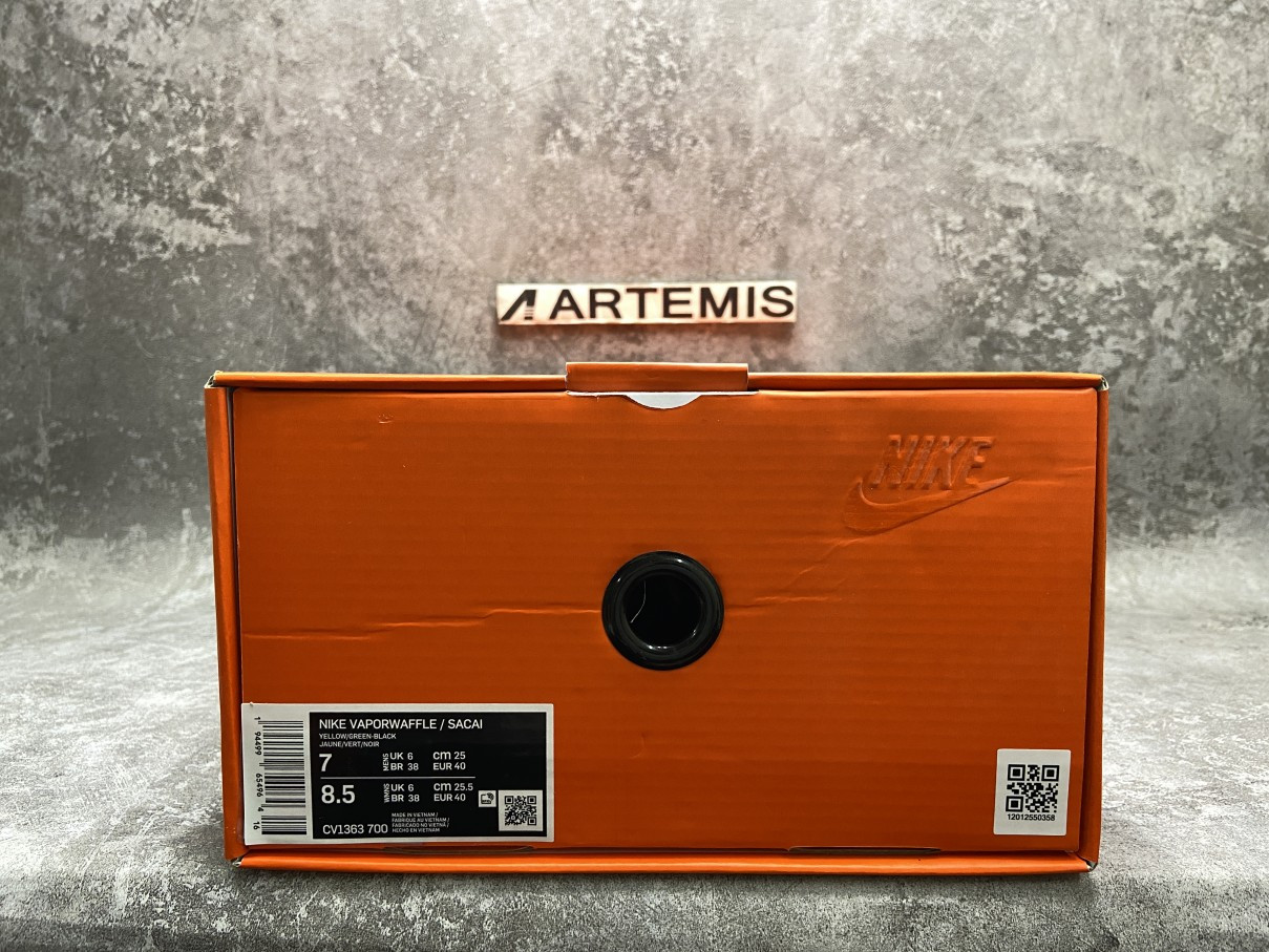 Nike Vaporwaffle Sacai Tour Yellow Stadium Green