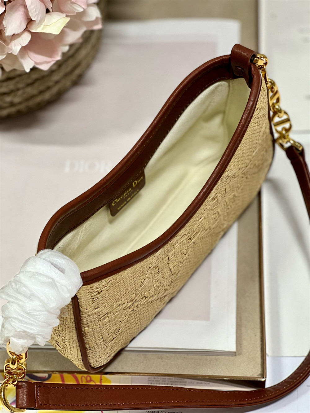 D*or 30 montaigne avenue weav 22.5 x 12.5 x 6.5 cm