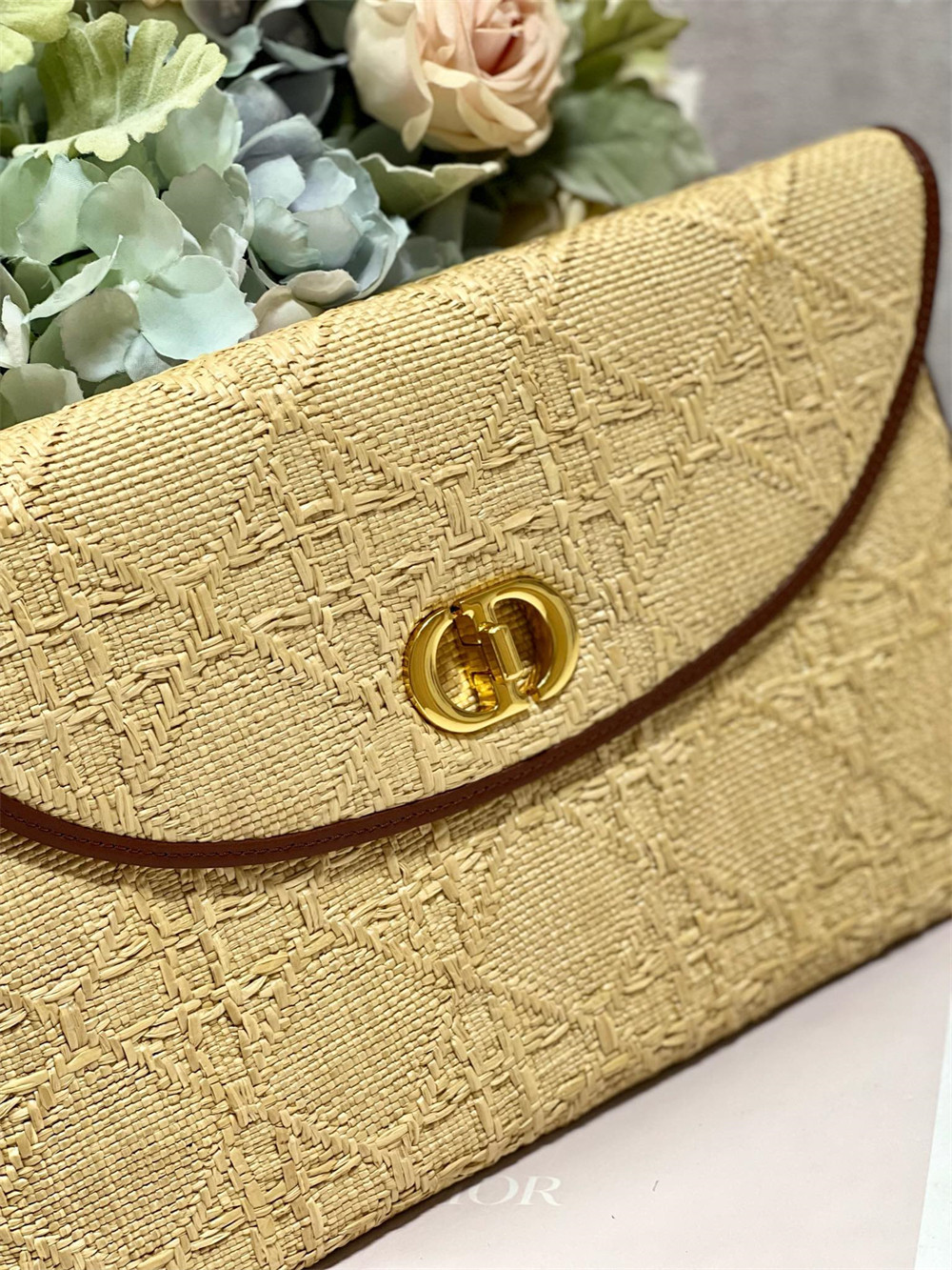 D*or 30 montaigne avenue weav