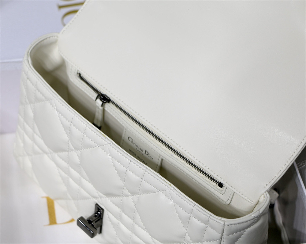 medium d*or caro bag ivory S*pple cannage calfskin 25.5 x 15.5 x 8 cm