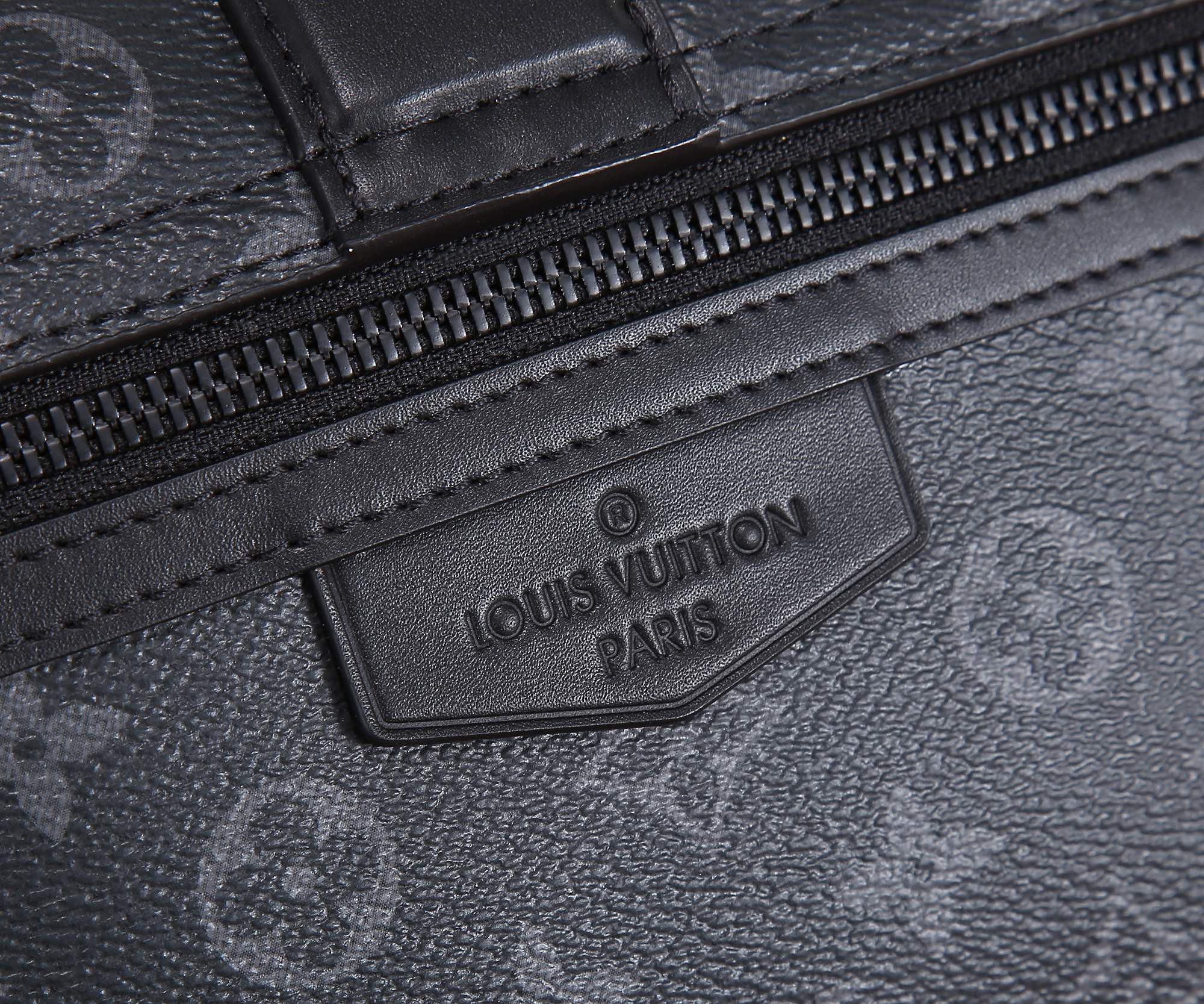 LV M46794 S-Cape Messenger 28 x 16 x 10 cm