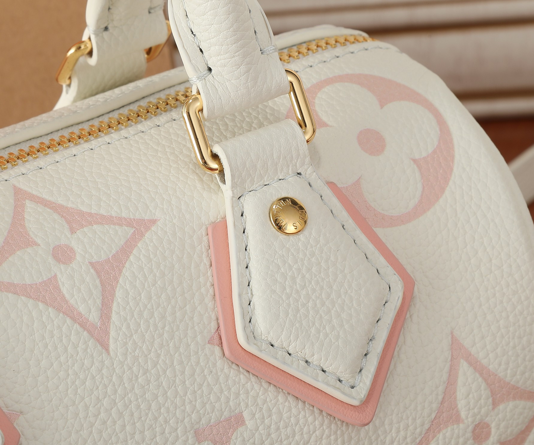 LV Speedy Bandoulière 20 M46875 8.1 x 5.3 x 4.7 inches