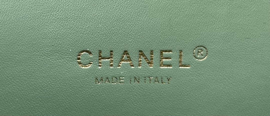 Ch*el classic 11.12 handbag tweed & gold-tone metal   6 × 9.9 × 2.5 in