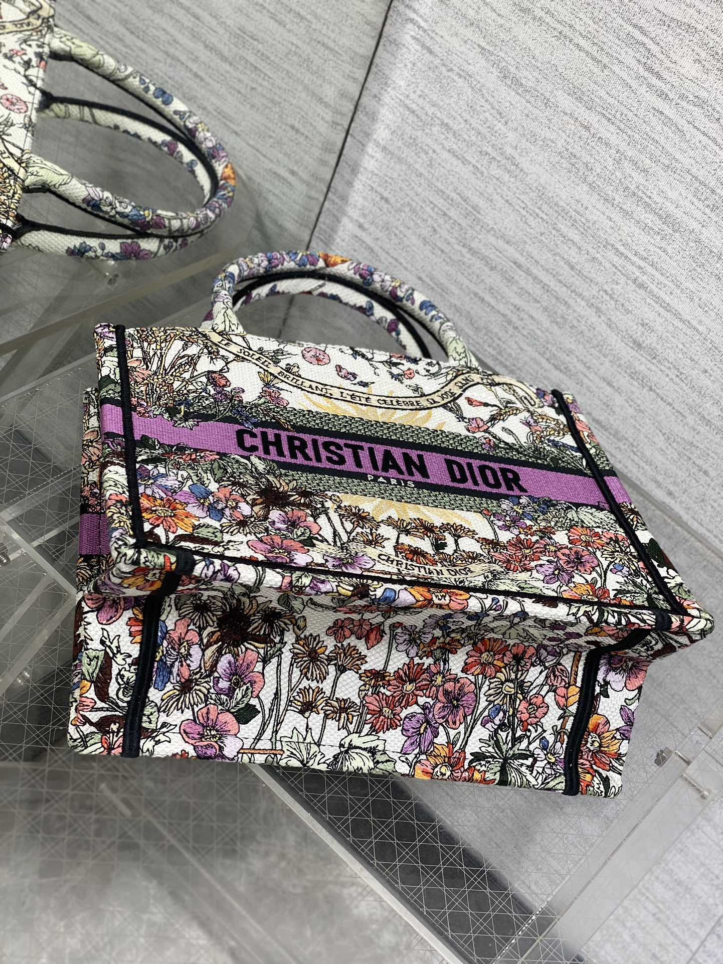 small D*or book tote  ecru multicolor D*or 4 saisons Été soleil embroidery 26x8x22cm