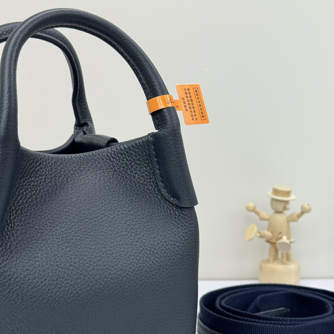 L**o p*ana micro bale bag grained calfskin 23 x 16 x 14 cm