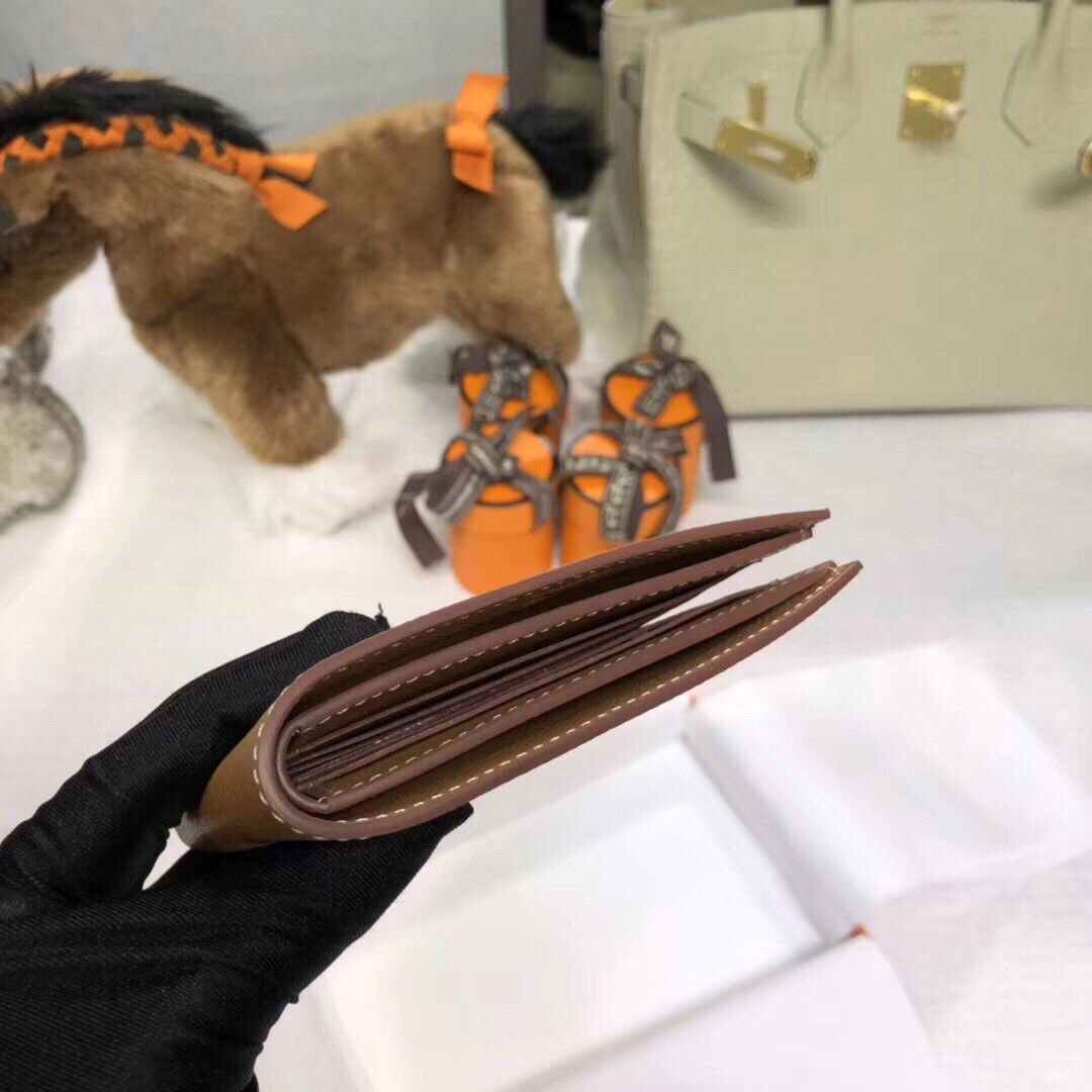 H**me5  poker compact wallet