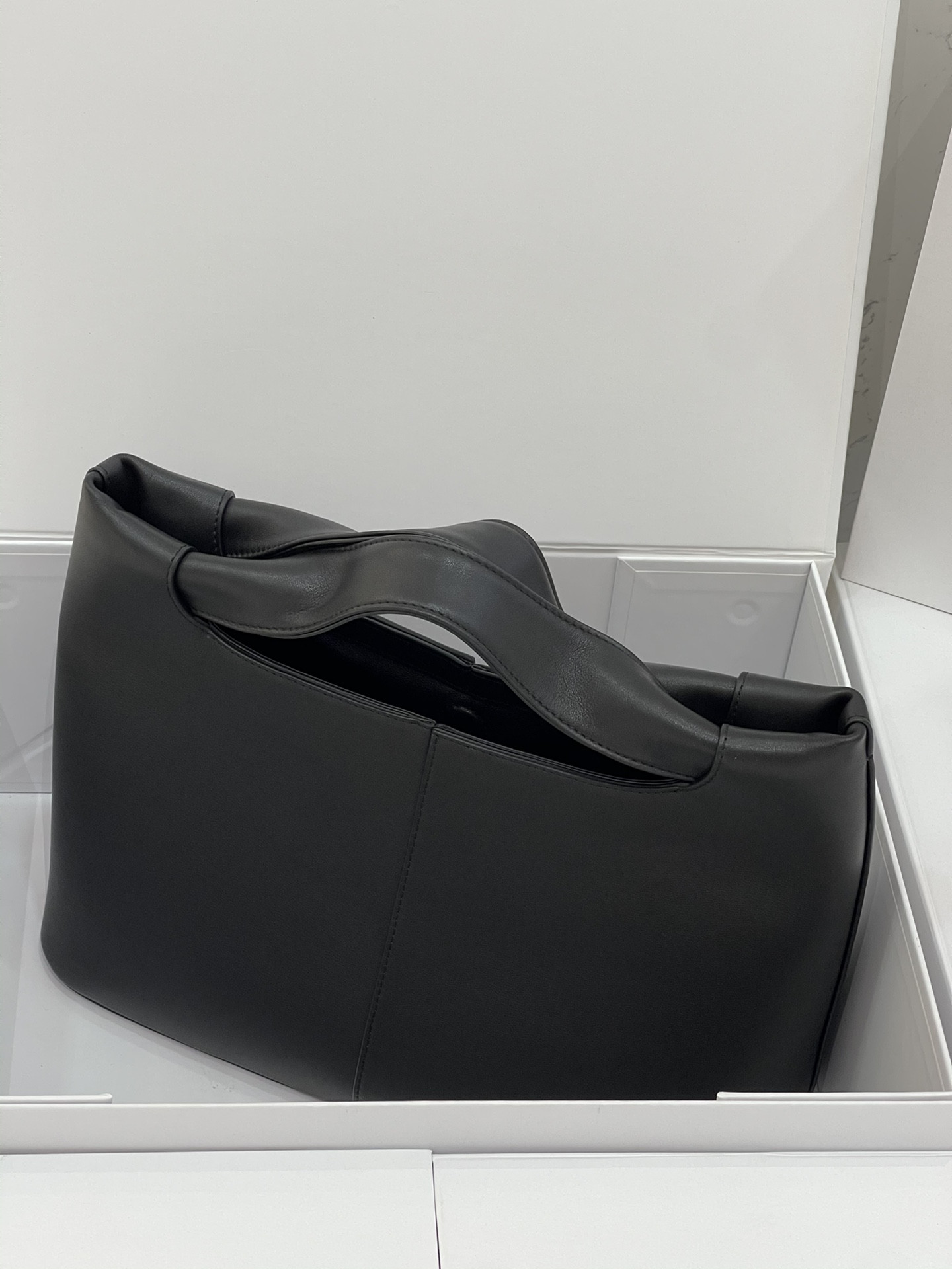 T*e R0w camdem 32x23x14cm