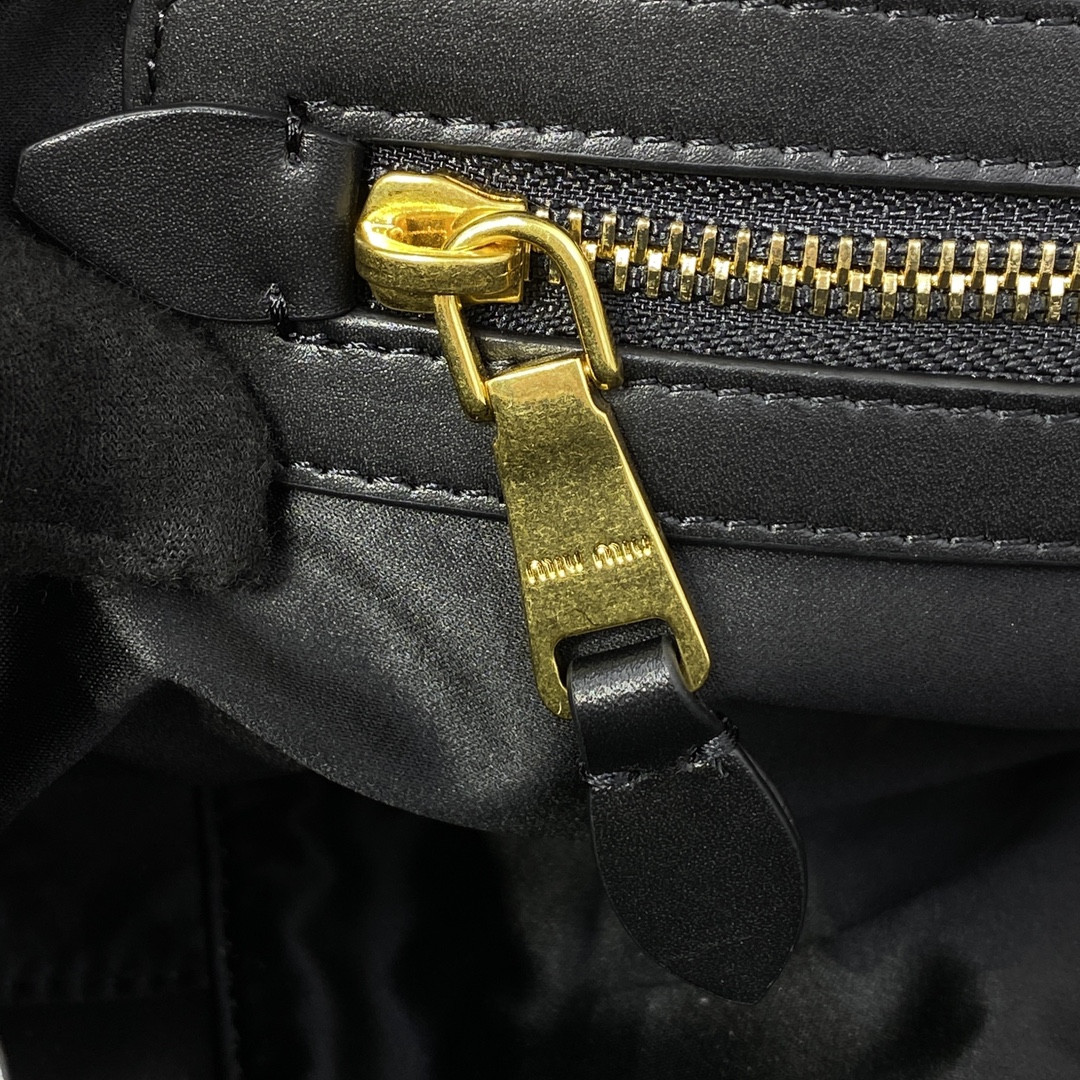 Miu Miu Beau naplak leather bag 29X17X9cm