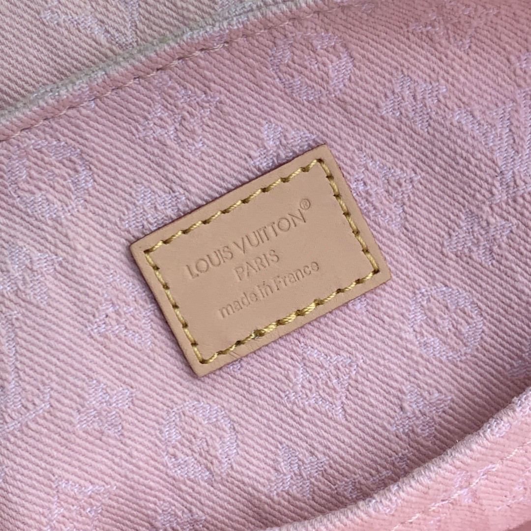 LV Venice Backpacks M13031 24 x 26 x 7 cm