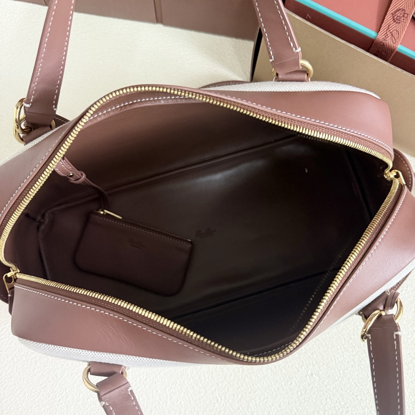 L**o p*ana needle 38x22x16cm