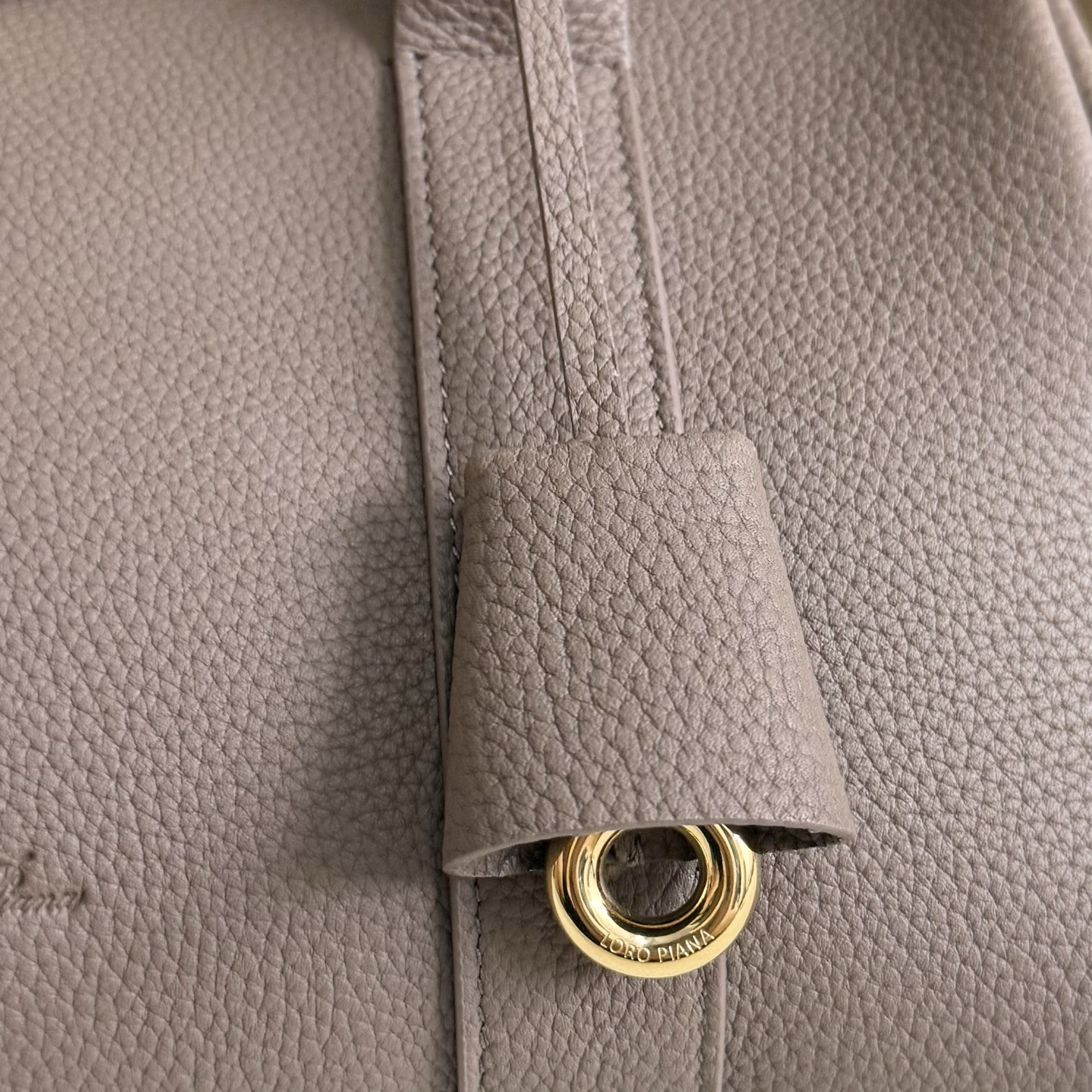 L**o p*ana loom l25 calfskin 25x18x12.5cm